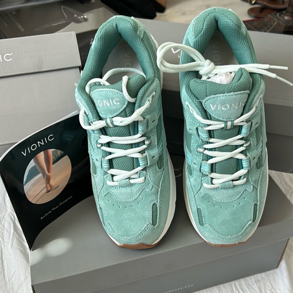 NWT Vionic Womens 23 Walk FRSTSP Suede Running & Training Shoes